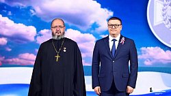 В День России в Челябинске выступил артист Дмитрий Харатьян