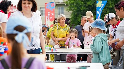 В Карталах супружеским парам вручили семь медалей «Семейное счастье»