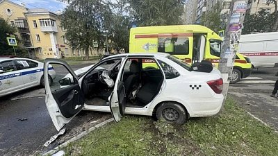 Три пассажира такси пострадали в ДТП в Челябинске