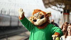 Челябинский вокзал превратился в театр под открытым небом