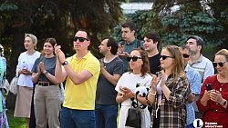 Челябинский вокзал превратился в театр под открытым небом