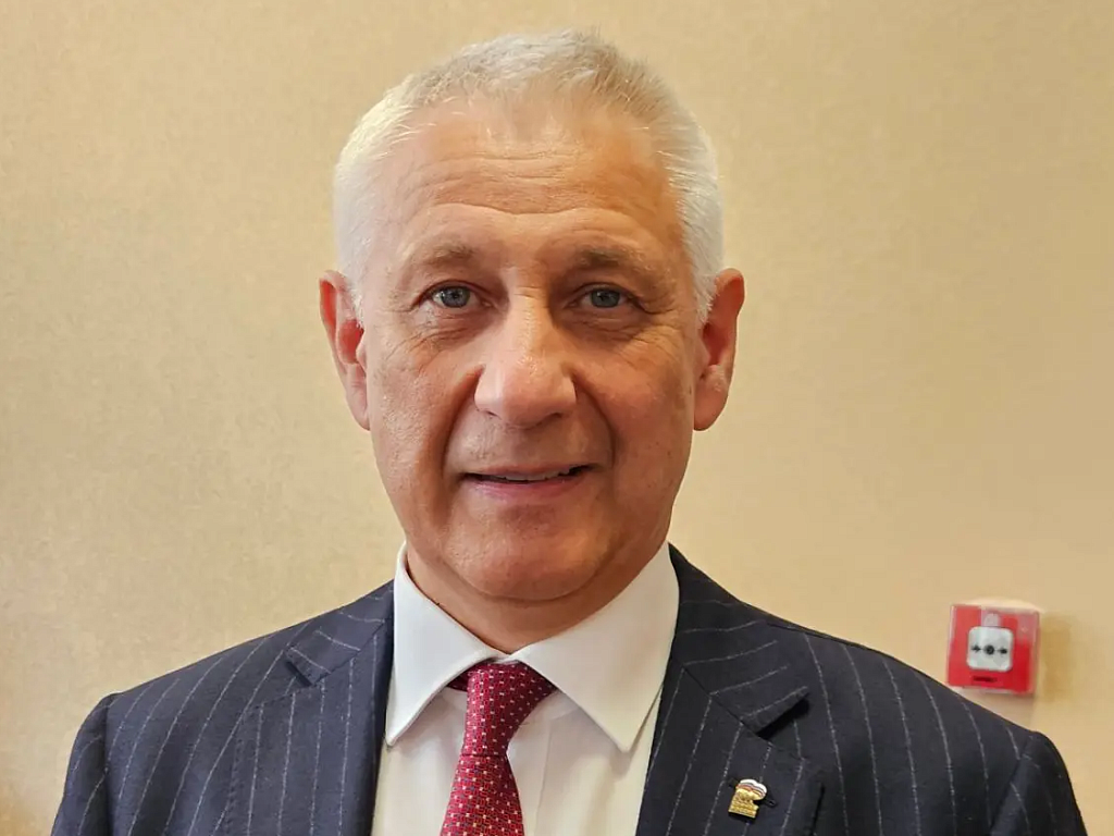 К столетию Магнитогорска построят медицинский центр и новый терминал аэропорта