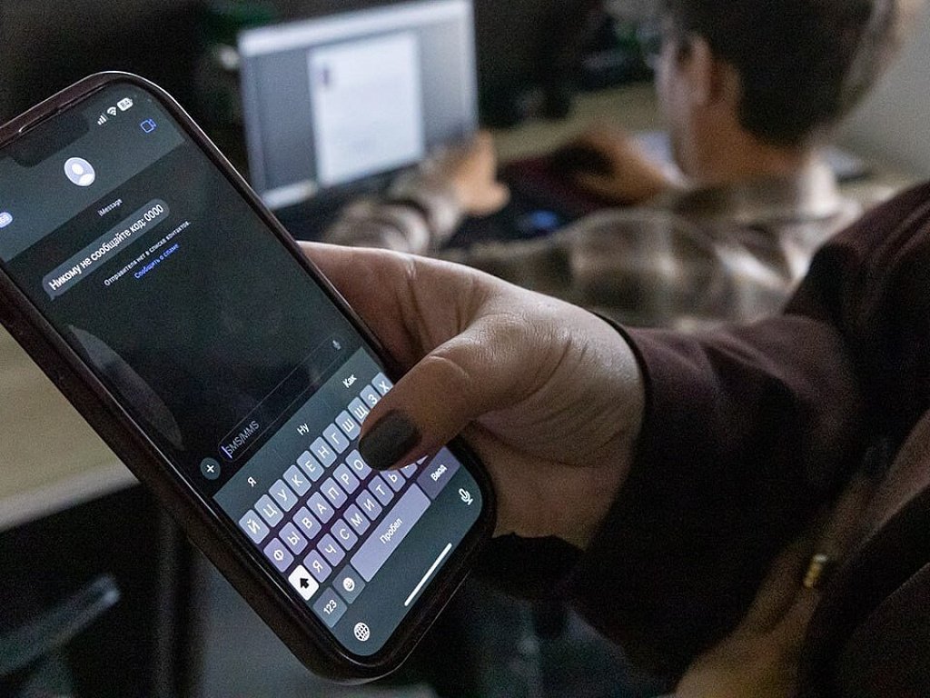 Народный фронт запустил опрос о телефонных мошенниках