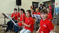 Юные челябинские аккордеонисты сыграли Николаю Цискаридзе «Танец с саблями»