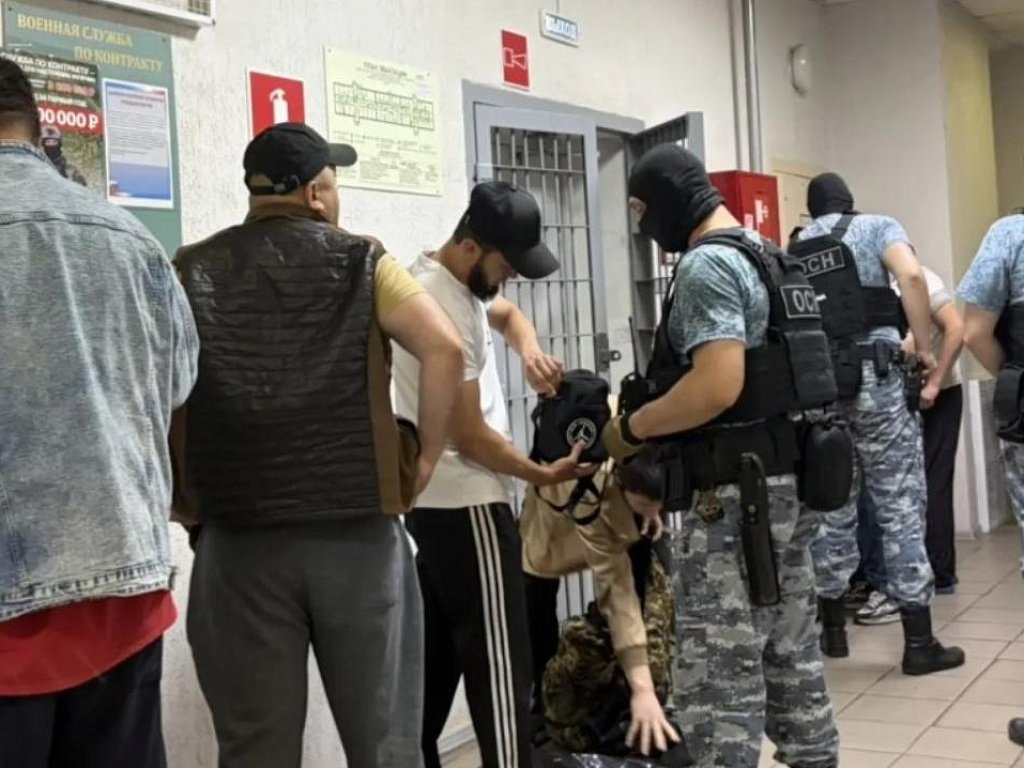 35 мигрантов выдворили из Челябинской области за нарушение законов