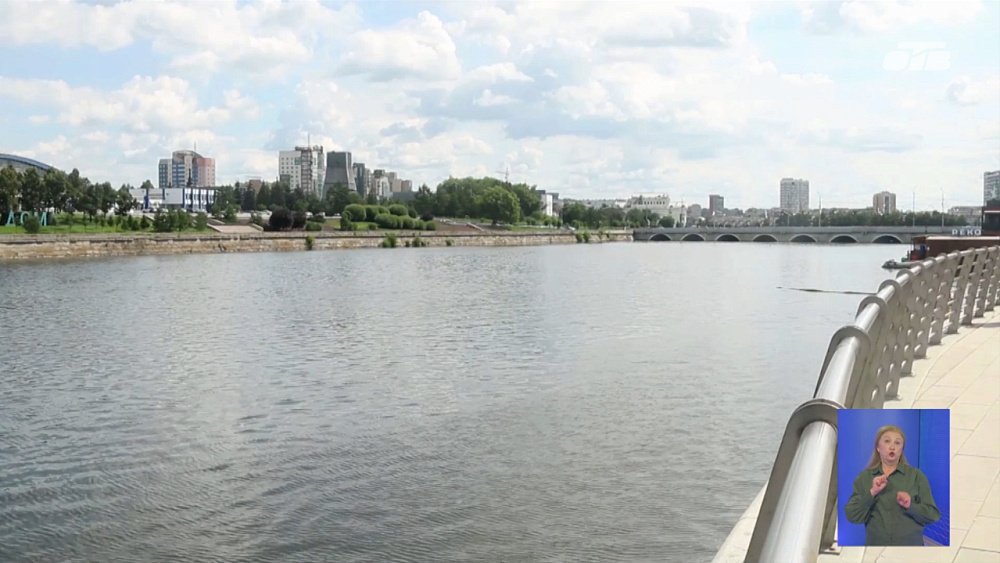 В Челябинске очищают реку Миасс