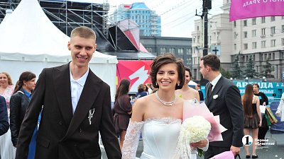 Восемь пар связали себя узами брака на «Молфесте» в Челябинске