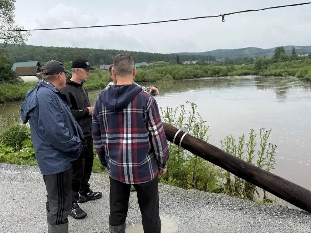 В Миасском округе организуют откачку воды в жилом секторе после подтопления