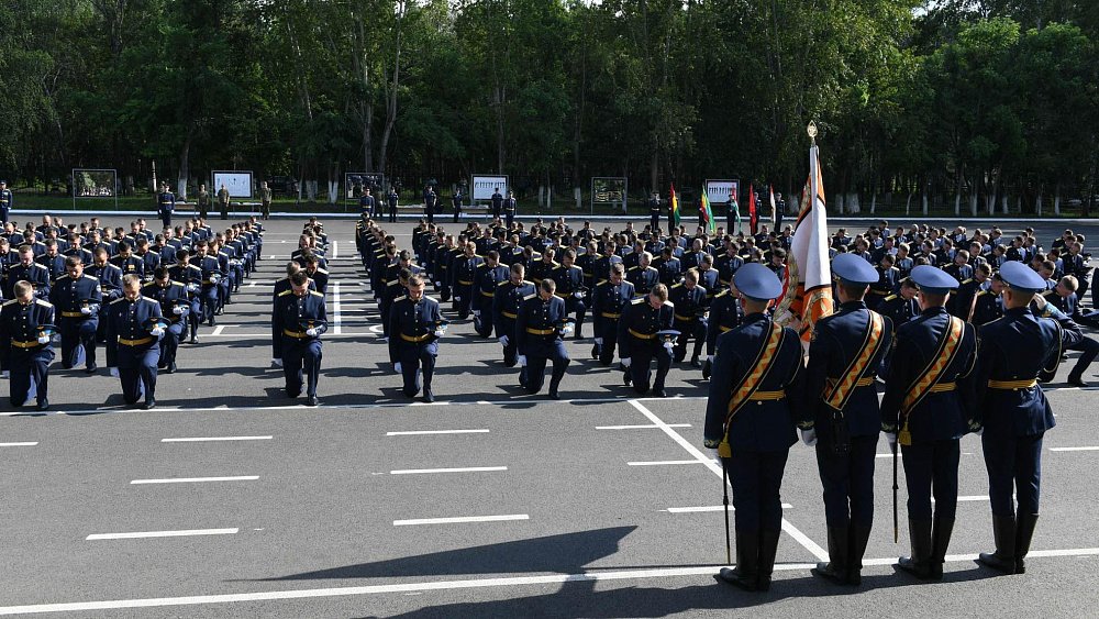 Красные дипломы получили 20 выпускников Челябинского училища штурманов