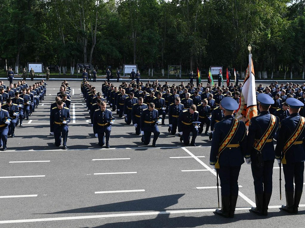 Красные дипломы получили 20 выпускников Челябинского училища штурманов