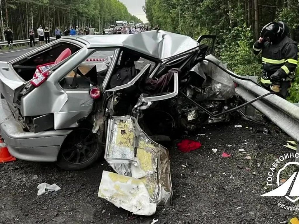 Два человека погибли в ДТП с возгоранием авто в Челябинской области