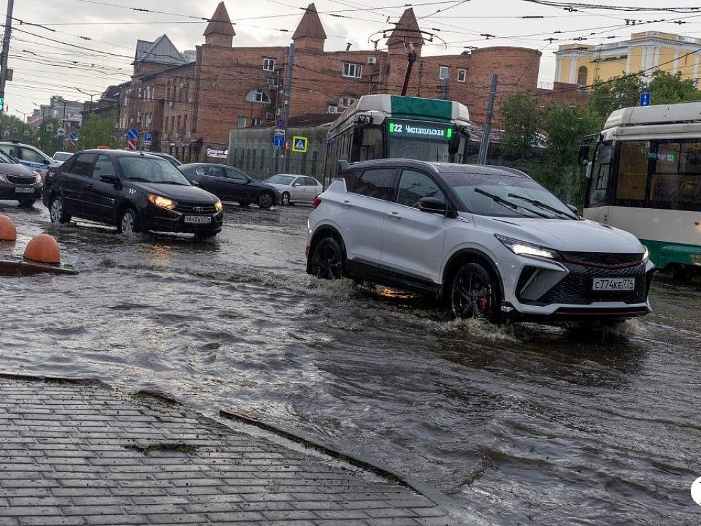 В ночь на 30 июня на Южном Урале объявили штормовое предупреждение из‑за ливней