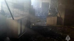 В центре Челябинска загорелось офисное здание на улице Коммуны