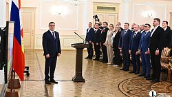 Алексей Текслер вручил дипломы выпускникам кадровой программы «Герои Южного Урала»