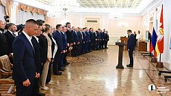 Алексей Текслер вручил дипломы выпускникам кадровой программы «Герои Южного Урала»