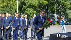 В День ветеранов боевых действий в Челябинске возложили цветы на Алее Славы