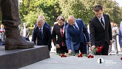 В День ветеранов боевых действий в Челябинске возложили цветы на Алее Славы