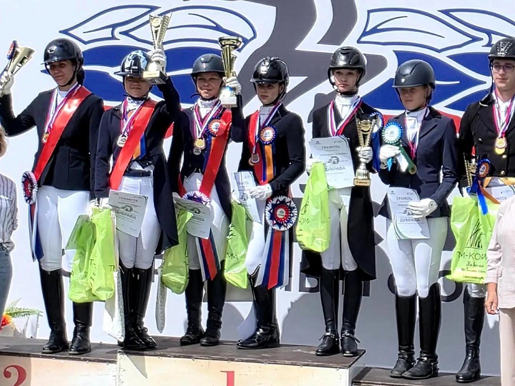 Челябинские спортсменки выиграли всероссийский турнир по конному спорту