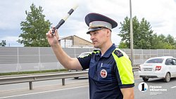 Женщина в мужской профессии: кто следит за порядком на дорогах Челябинска