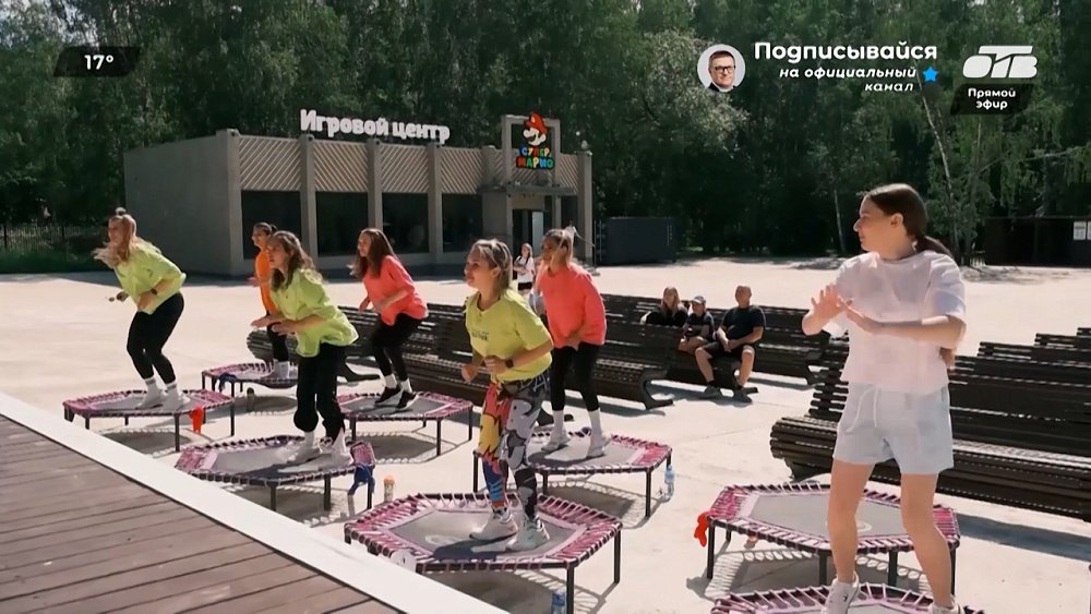 Прыгаем на свежем воздухе в сюжете «Джампденс»