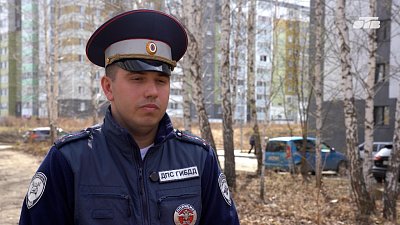 Челябинский автоинспектор спас из горящей квартиры девочку и домашних животных