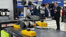 Челябинская «Электромашина» показала на «Иннопроме-2026» платформу с роборукой