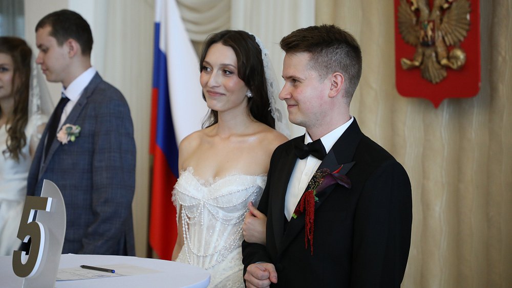 Массовая церемония бракосочетания прошла в Магнитогорске