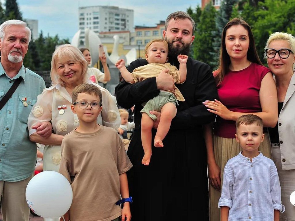 Более трех тысяч челябинцев приняли участие в параде семей