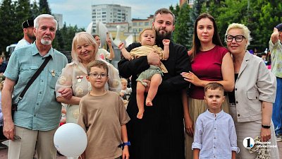 Более трех тысяч челябинцев приняли участие в параде семей