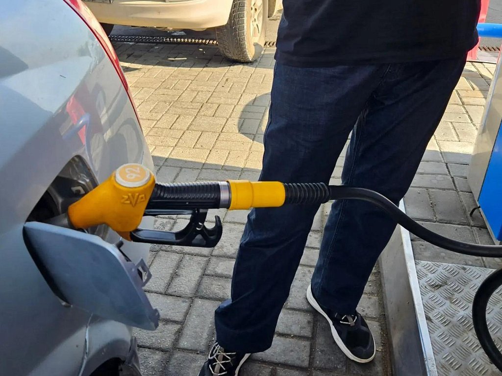 В Челябинской области власти просят водителей уважать труд работников АЗС