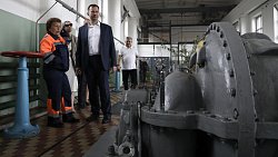 Замминистра Максим Корольков проверил ход реконструкции очистных в Магнитогорске