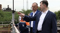 Замминистра Максим Корольков проверил ход реконструкции очистных в Магнитогорске
