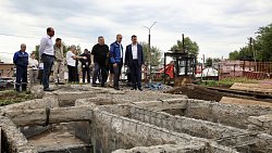 Замминистра Максим Корольков проверил ход реконструкции очистных в Магнитогорске