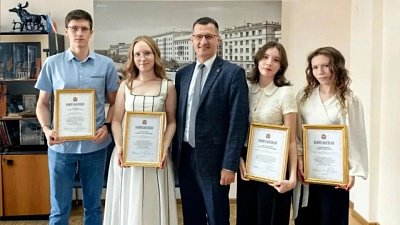 Двухсотбалльники из Челябинска получили поощрительные письма губернатора