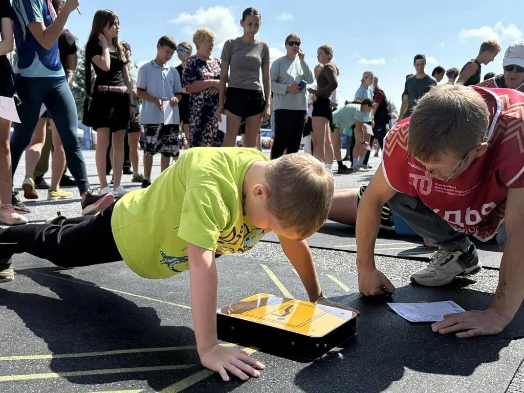 В Златоусте на фестивале «Челябинская область — большая семья» побили рекорды ГТО