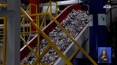 Губернатор Челябинской области осмотрел завод по переработке мусора