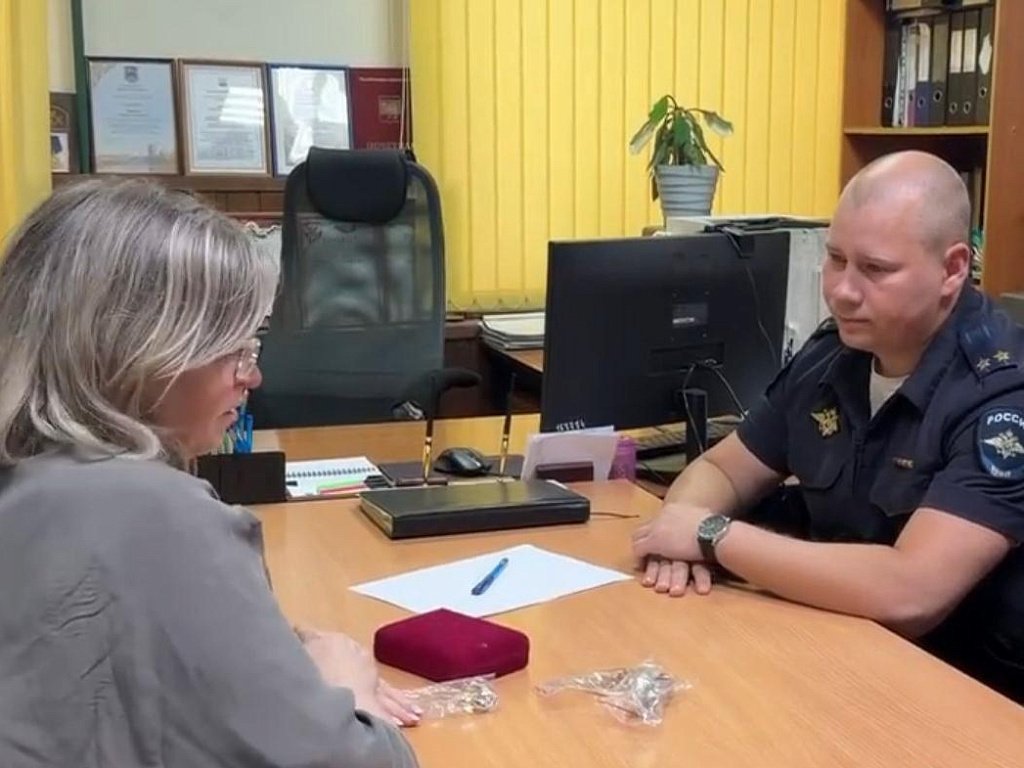 Полицейские вернули челябинке похищенные украшения на 1,5 млн рублей