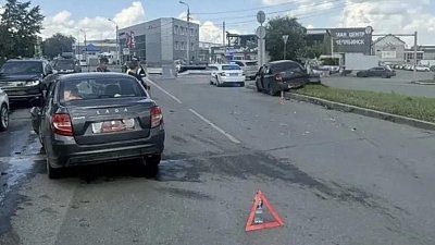 В ДТП в Челябинске пострадали молодой и пожилой водители автомобилей «Лада»