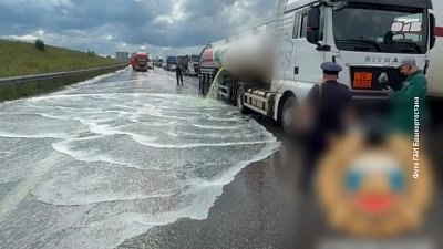 В Уфимском районе из-за аварии произошел разлив бензина