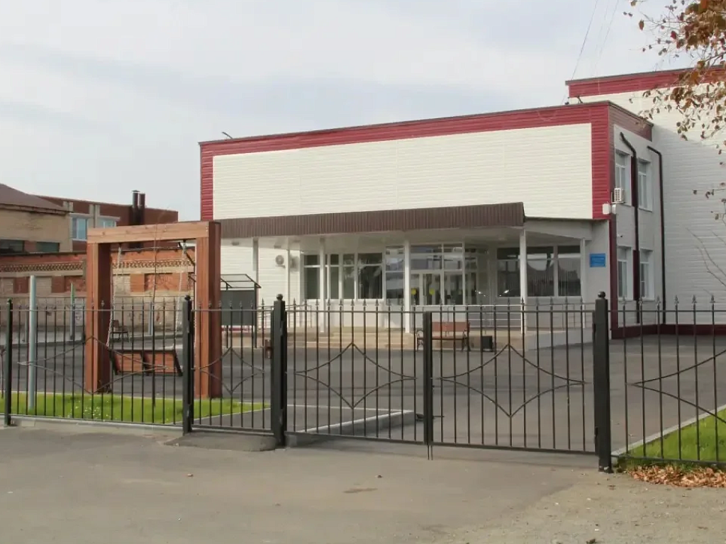 В селе Октябрьском после капремонта заработал обновленный Дом культуры