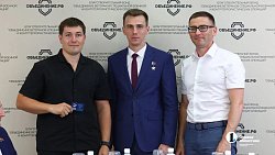 Владислав Головин обсудил поддержку бойцов с выпускниками программы «Герои Южного Урала»