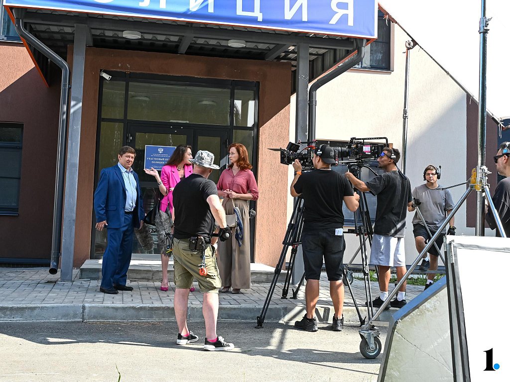 Детсад превратили в полицию для сериала «Челябинский раджа» с Дмитрием Брекоткиным