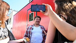Детсад превратили в полицию для сериала «Челябинский раджа» с Дмитрием Брекоткиным