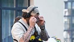 Детсад превратили в полицию для сериала «Челябинский раджа» с Дмитрием Брекоткиным