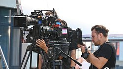 Детсад превратили в полицию для сериала «Челябинский раджа» с Дмитрием Брекоткиным
