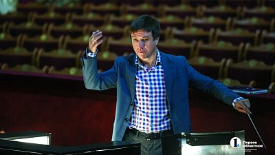 Дирижер Никита Удочкин покинул Челябинский театр оперы и балета