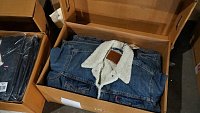 Челябинские таможенники передали конфискованную одежду студентам из ЛНР