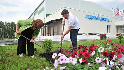 В Кунашакском округе построили новую ледовую арену