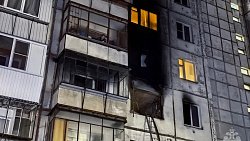 На северо-западе Челябинска 17 человек покинули многоэтажку из‑за ночного пожара