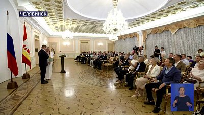 Алексей Текслер наградил лучших строителей Челябинской области